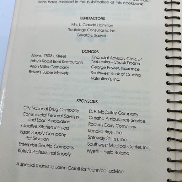 Vintage ,Creighton Circle Presents An Apple A Day Cookbook - Picture 4 of 5